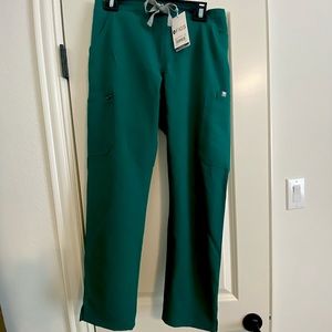 Figs Yola Skinny Scrub Pants. Size: Small Petite. Color: Hunter Green